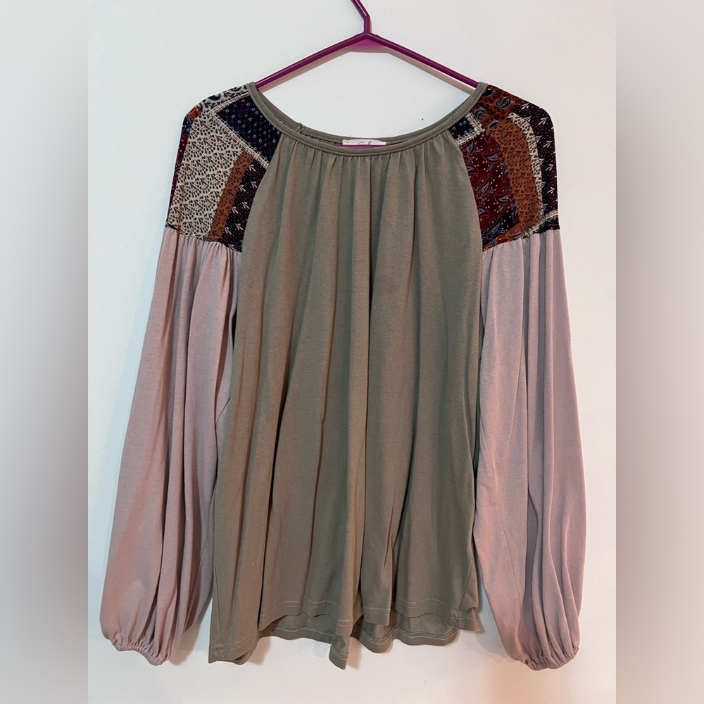 Easel Color Block Puff Long Sleeve Top